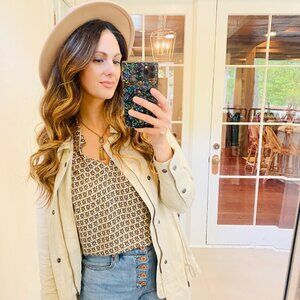 CAbi 6317 Bitmap Top Spring 2023 Medium EUC